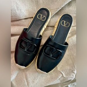 VALENTINO GARAVANI BLACK VLogo Signature Espadrilles